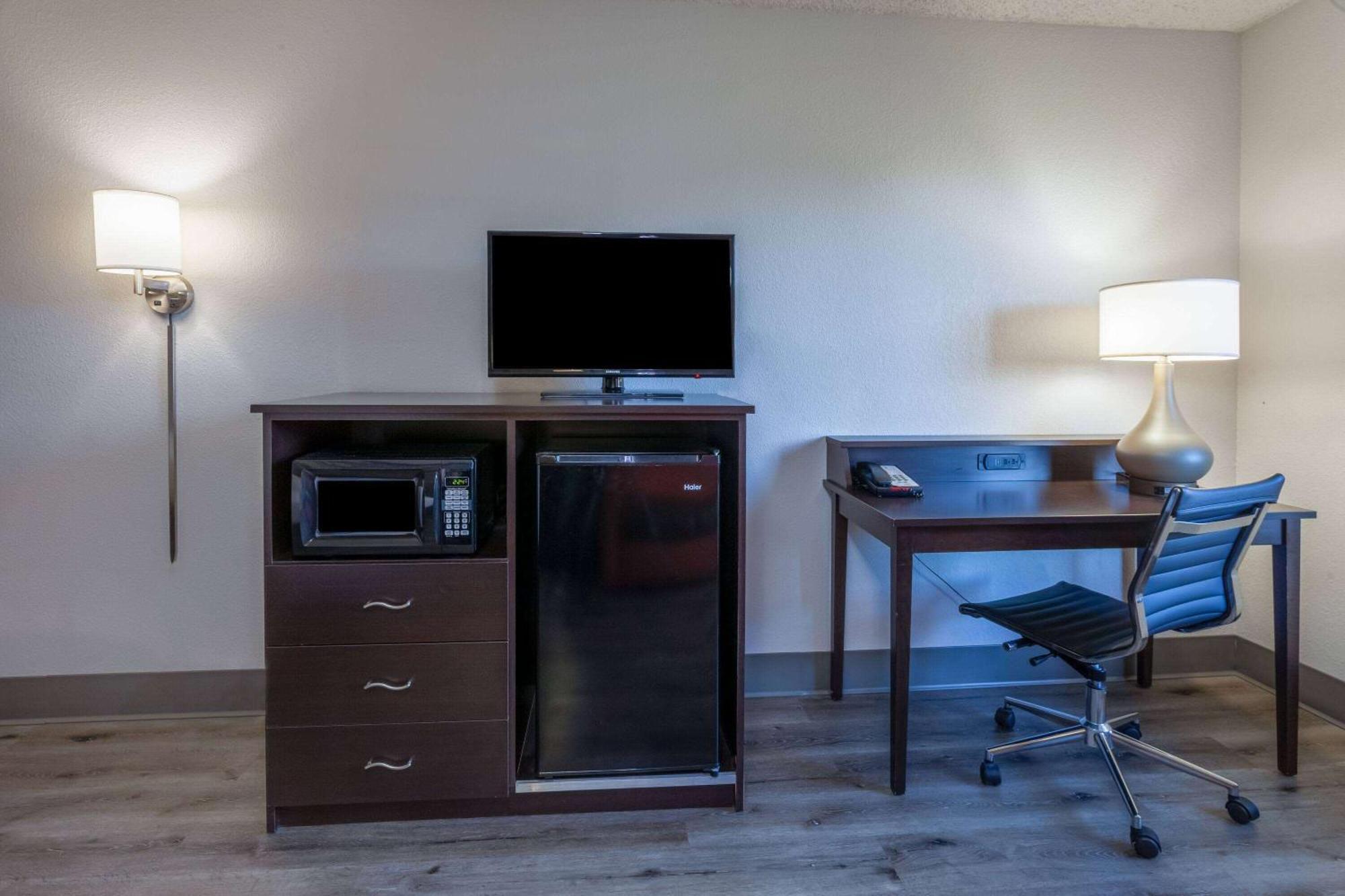 Super 8 By Wyndham Wausau Eksteriør billede