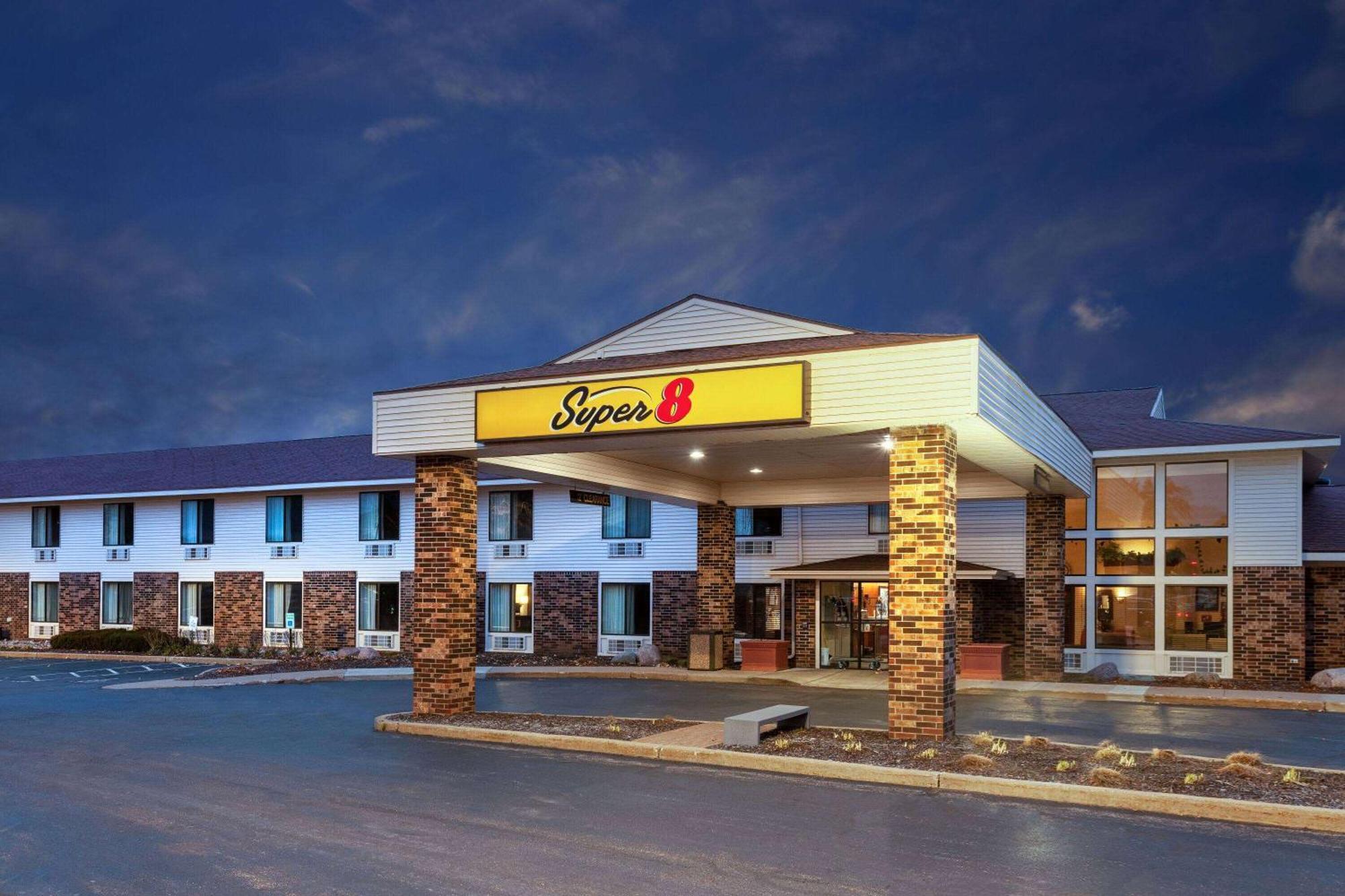 Super 8 By Wyndham Wausau Eksteriør billede